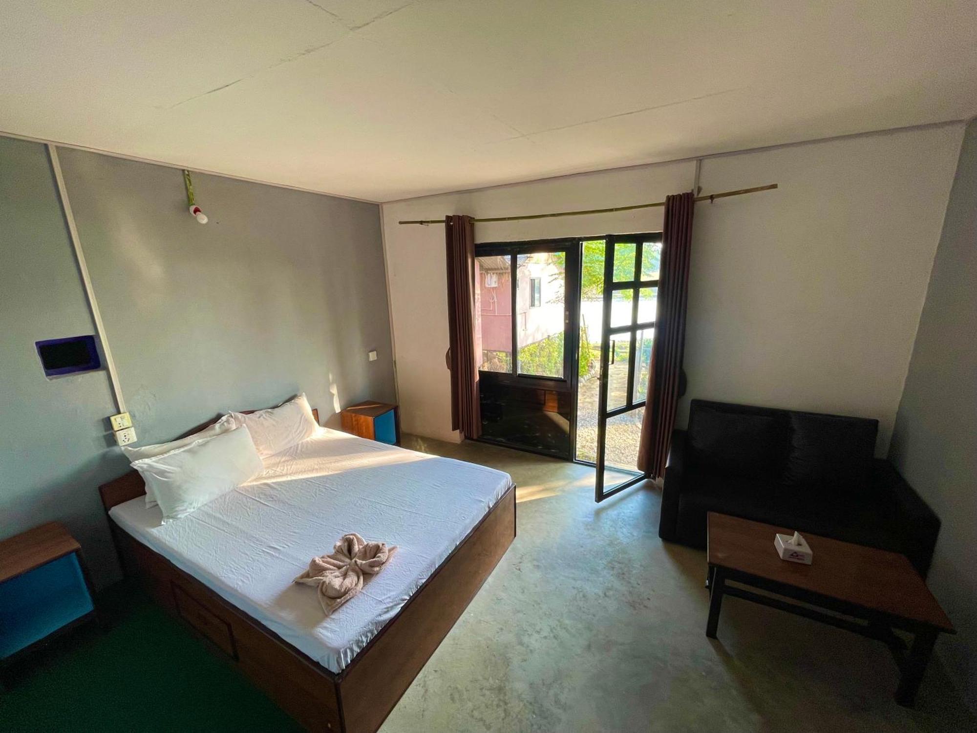 Bamby Chilling House - Feel The Nature Sauraha Exteriér fotografie