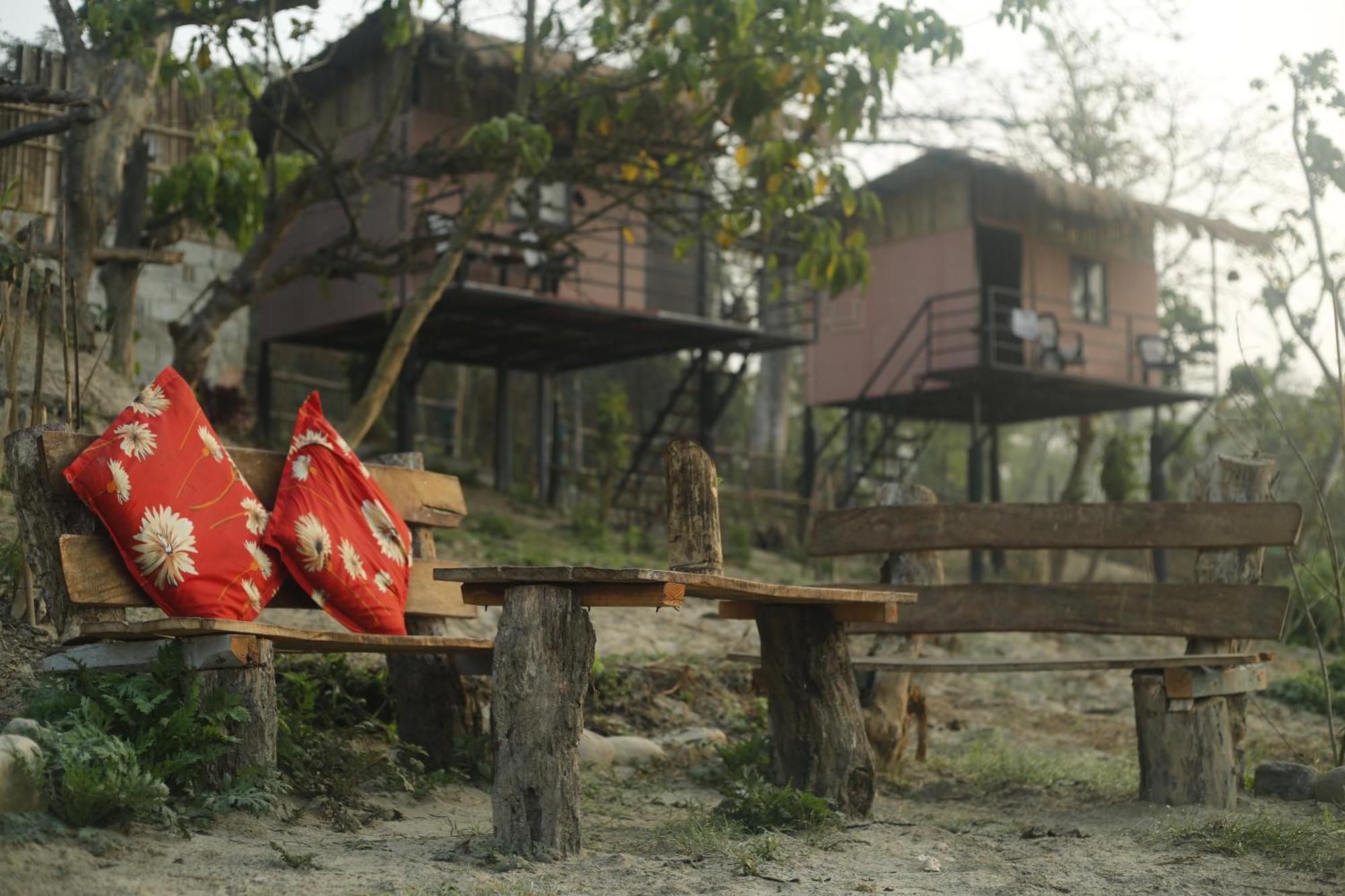 Bamby Chilling House - Feel The Nature Sauraha Exteriér fotografie