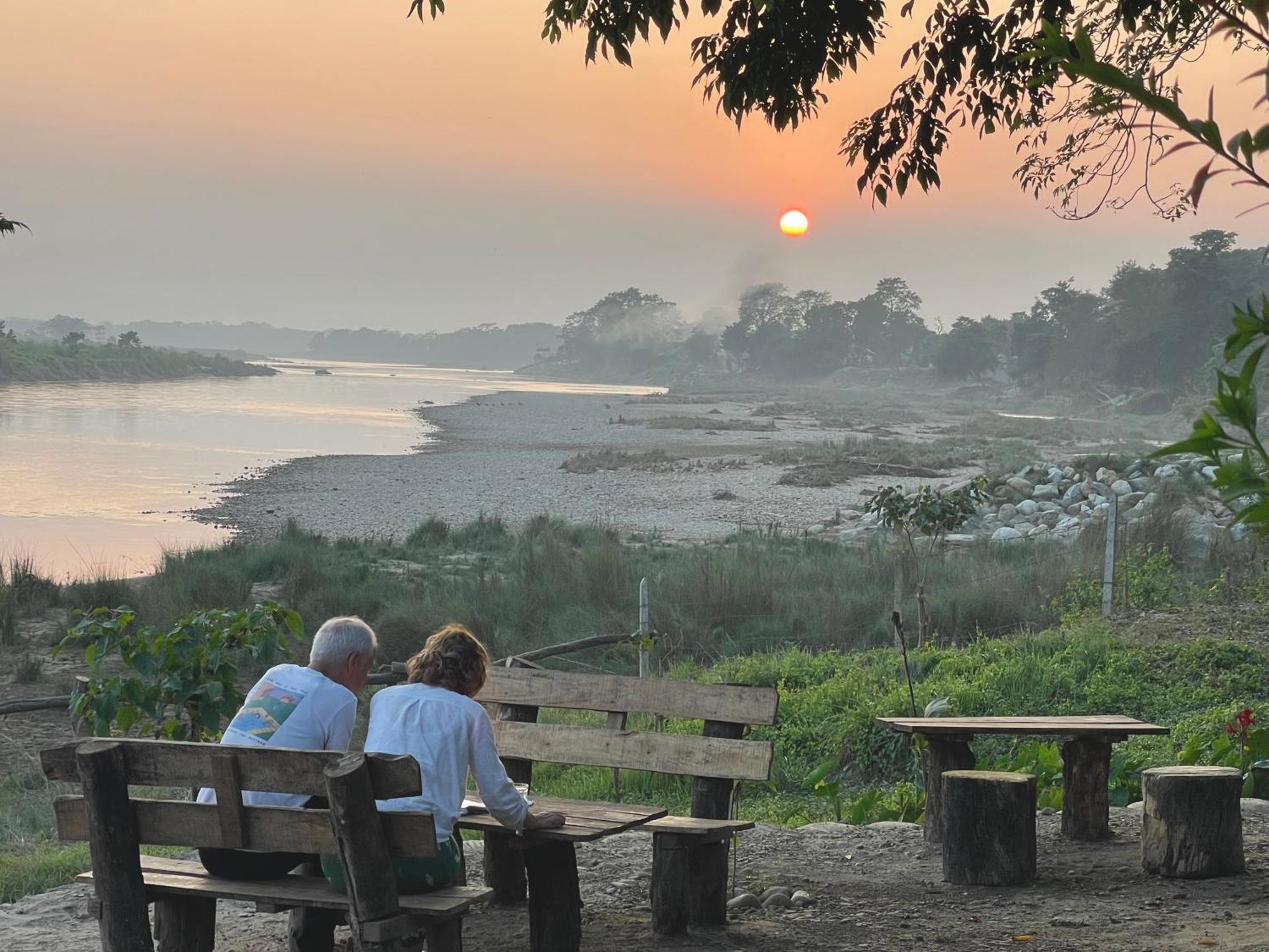 Bamby Chilling House - Feel The Nature Sauraha Exteriér fotografie